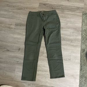 a.n.a. Chino Cropped Pant in Green